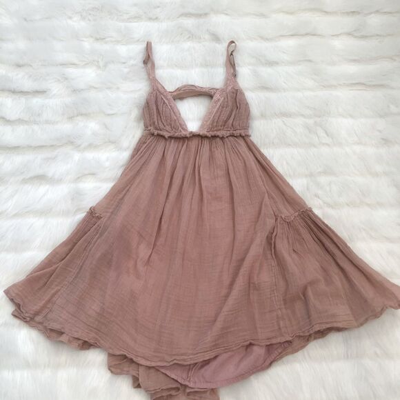 Elegant Mauve Sleeveless Dress - Picture 2 of 9